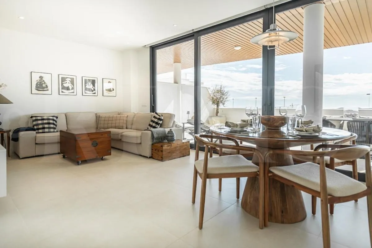 Seaside Escape With Views, Pool And Parking Rems Apartment Fuengirola