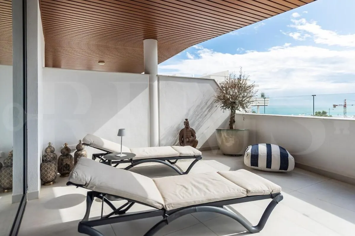 Seaside Escape With Views, Pool And Parking Rems Apartment Fuengirola